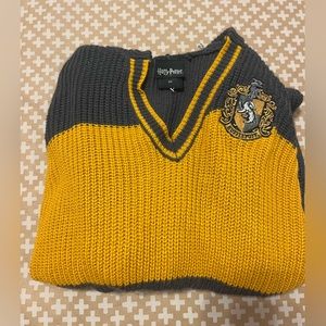Harry Potter grey and yellow hufflepuff sweatshirt